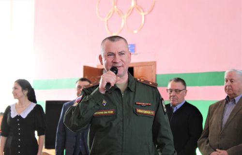 Сегодня в Азнакаевской средней школе № 9 прошел турнир «Ворошиловский стрелок» по стрельбе из пневматической винтовки