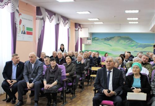 Сегодня в Азнакаевской средней школе № 9 прошел турнир «Ворошиловский стрелок» по стрельбе из пневматической винтовки