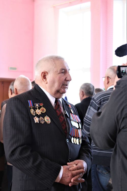 Сегодня в Азнакаевской средней школе № 9 прошел турнир «Ворошиловский стрелок» по стрельбе из пневматической винтовки
