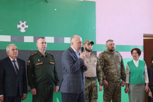 Сегодня в Азнакаевской средней школе № 9 прошел турнир «Ворошиловский стрелок» по стрельбе из пневматической винтовки