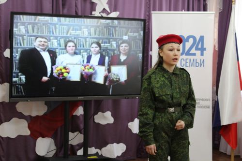 Сегодня в Азнакаевской средней школе № 9 прошел турнир «Ворошиловский стрелок» по стрельбе из пневматической винтовки