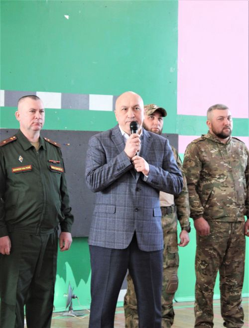 Сегодня в Азнакаевской средней школе № 9 прошел турнир «Ворошиловский стрелок» по стрельбе из пневматической винтовки