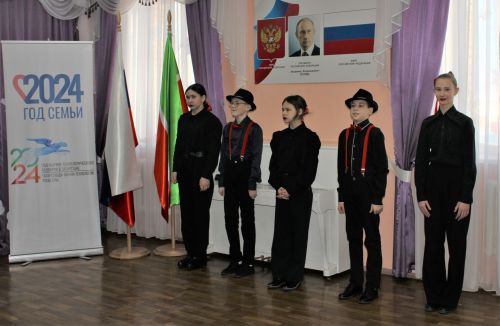 Сегодня в Азнакаевской средней школе № 9 прошел турнир «Ворошиловский стрелок» по стрельбе из пневматической винтовки