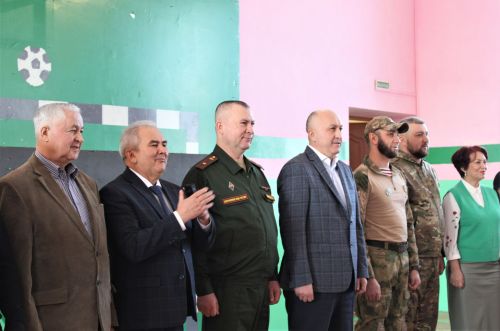 Сегодня в Азнакаевской средней школе № 9 прошел турнир «Ворошиловский стрелок» по стрельбе из пневматической винтовки