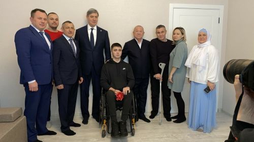 В Лаишевском районе бойцу спецоперации вручили ключи от нового дома