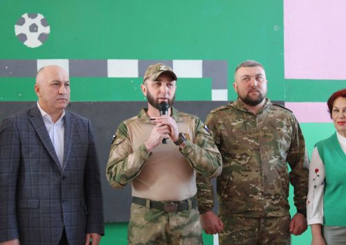 Сегодня в Азнакаевской средней школе № 9 прошел турнир «Ворошиловский стрелок» по стрельбе из пневматической винтовки