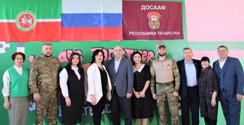 Сегодня в Азнакаевской средней школе № 9 прошел турнир «Ворошиловский стрелок» по стрельбе из пневматической винтовки
