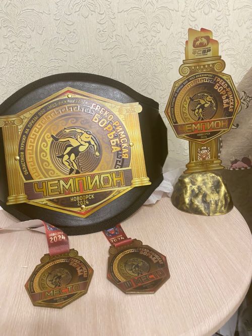 Юные азнакаевцы стали победителями в греко-римской борьбе