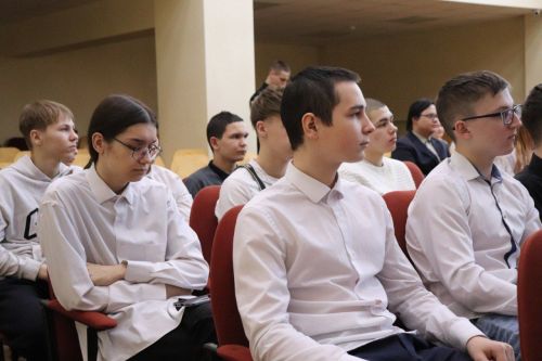 Азнакай техникумында гаилә белеменнән дәрес үтте