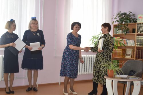 Азнакай балалар китапханәсендә Халыкара туган тел көне кысаларында бик матур кичә узды