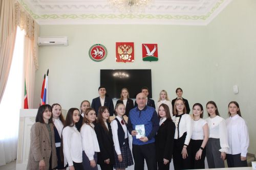 В Азнакаево прошло заседание совета «Движения Первых» с участием главы Азнакаевского муниципального района