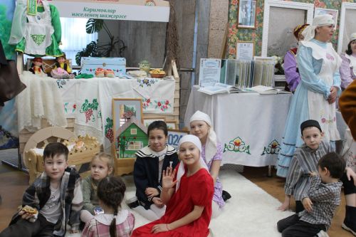 В районно-городском Дворце культуры прошел муниципальный этап фестиваля родословных «Эхо веков в истории семьи»