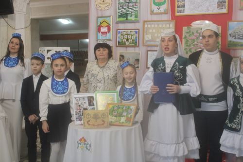 В районно-городском Дворце культуры прошел муниципальный этап фестиваля родословных «Эхо веков в истории семьи»