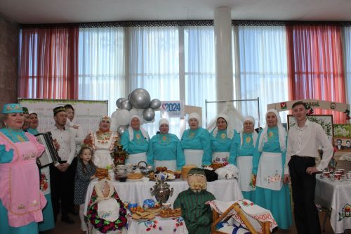 В районно-городском Дворце культуры прошел муниципальный этап фестиваля родословных «Эхо веков в истории семьи»