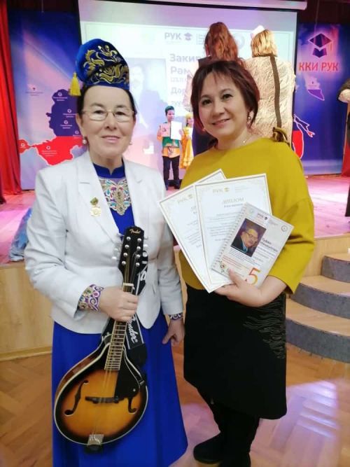 Азнакай районы Әгерҗе авылы мәдәният хезмәткәре Казаннан диплом белән кайтты