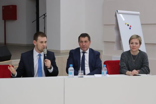 Азнакайда яшүсмерләр клубы проекты буенча әңгәмә үткәрелде