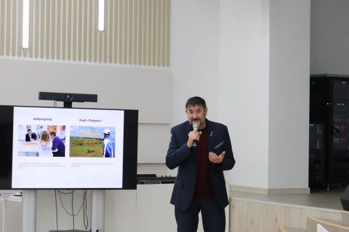 Азнакайда яшүсмерләр клубы проекты буенча әңгәмә үткәрелде