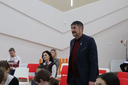 Азнакайда яшүсмерләр клубы проекты буенча әңгәмә үткәрелде