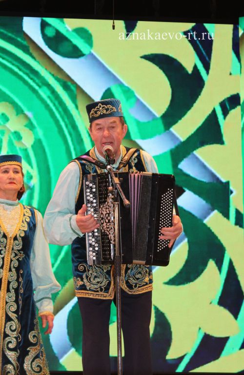 В районно-городском Дворце культуры города Азнакаево состоялся большой концерт с участниками VIII Республиканского фестиваля самодеятельных исполнителей «Балкыш» («Сияние»)
