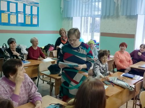 С приходом весны завершились курсы английского языка для представителей старшего поколения