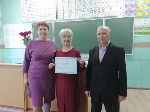 С приходом весны завершились курсы английского языка для представителей старшего поколения
