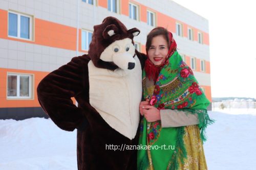 Азнакай укучылары Май чабуда күңел ачтылар