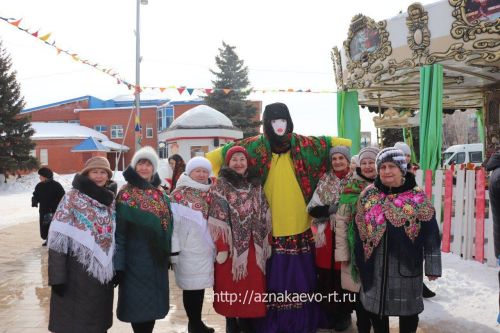 Азнакайда Май чабуны каршыладылар
