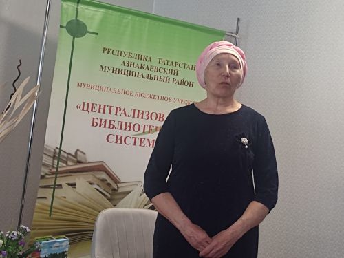 «Гөлстан» әдәби берләшмәсе әгъзасы Роза Галиәхмәтованың «Хисләр дулкынында» дип аталган тәүге китабы яңа гына табадан төште