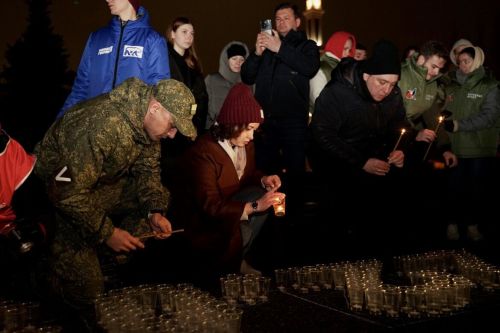 Татарстанская молодежь присоединилась к акции памяти жертв теракта в «Крокусе»