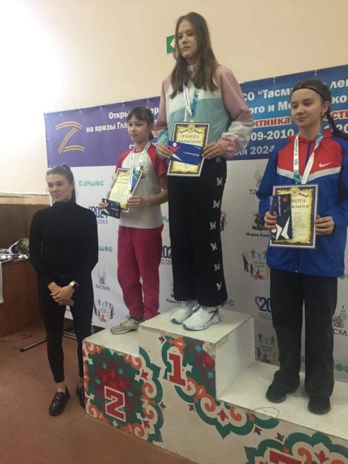 Азнакай спортчылары тиз йөгерә