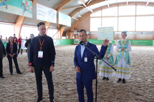 Азнакайда ат өстендә көрәш ярышлары булды