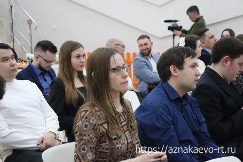 Азнакайда яшь табиблар җыелды