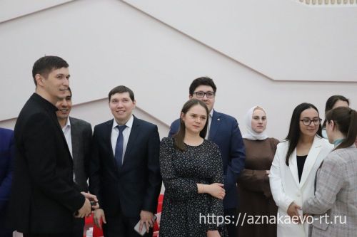 В Азнакаево встретились с молодыми врачами