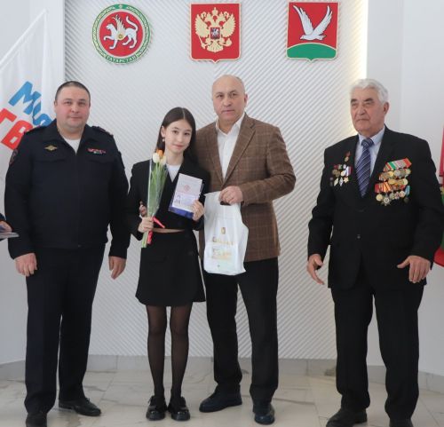 Юным азнакаевцам вручили паспорта
