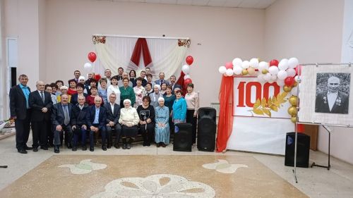 В селе Чалпы состоялся торжественный вечер, посвященный 100-летию со дня рождения легендарного учителя Закарии Каюмова