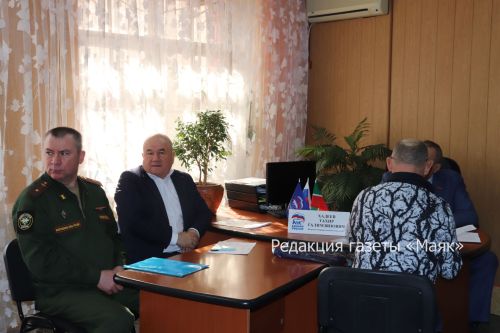 Дәүләт Советы депутаты Таһир Һадиев азнакайлыларны кабул итте