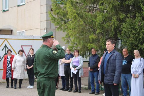 Азнакаевцы призывного возраста отправляются на военную службу