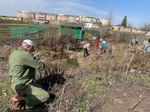Азнакаевцы приняли активное участие на городском субботнике