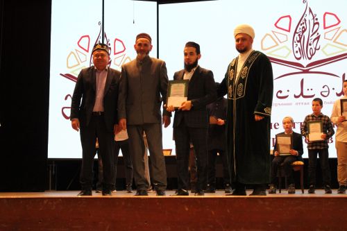 В Азнакаево проходит конкурс чтецов Корана наизусть