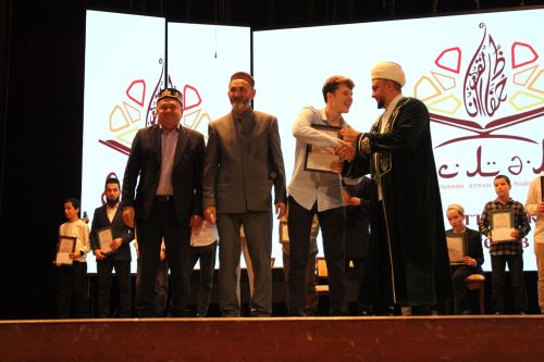 В Азнакаево проходит конкурс чтецов Корана наизусть