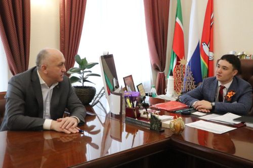 Азнакайда Дублер көне үтте