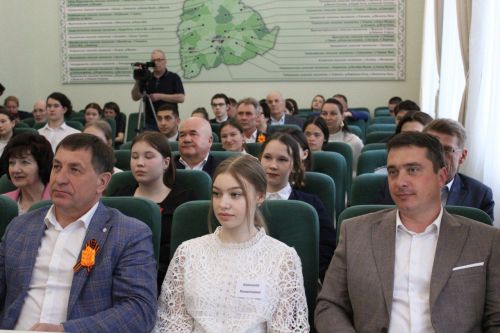 Азнакайда Дублер көне үтте