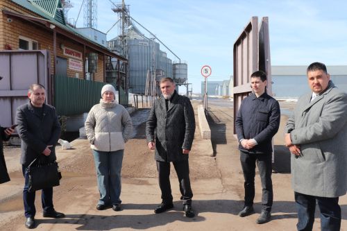 Азнакай механизаторлары язгы кыр эшләренә әзер