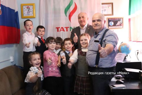 Азнакай галәм белән элемтәдә