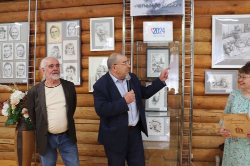 В краеведческом музее города Азнакаево открылась выставка известного художника Марата Афлятунова
