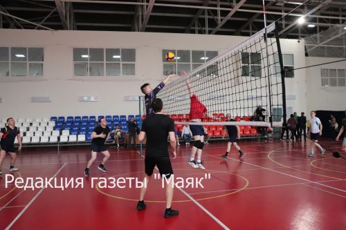 Азнакайда Рушат Исламов истәлегенә волейбол турниры узды