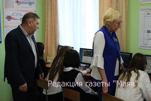 Азнакайда мәктәп укучылары юл хәрәкәте кагыйдәләрен белүдә ярыштылар