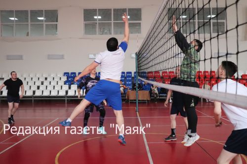 Азнакайда Рушат Исламов истәлегенә волейбол турниры узды