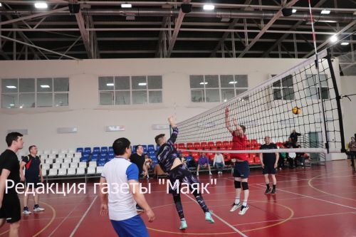 Азнакайда Рушат Исламов истәлегенә волейбол турниры узды