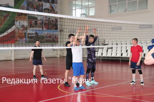 Азнакайда Рушат Исламов истәлегенә волейбол турниры узды